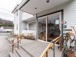 入り口と外の様子