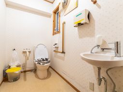 トイレと洗面台の設備