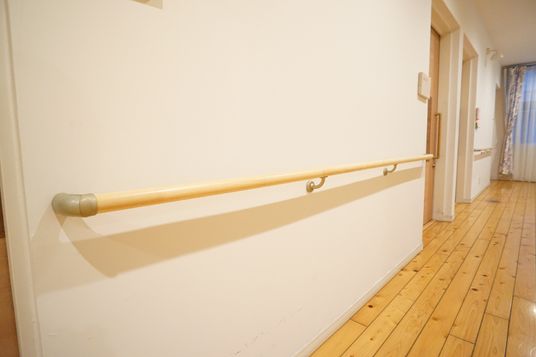 廊下の手すり設置