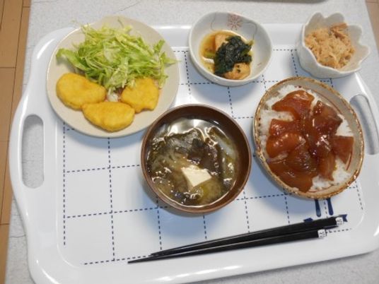 和風の食事セット