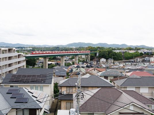 都市型景観と電車