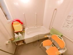 入浴設備が整った浴室