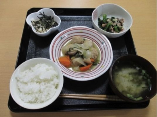 栄養バランス考慮した食事