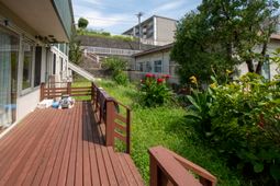 緑豊かなテラス