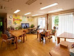 明るい食堂スペース