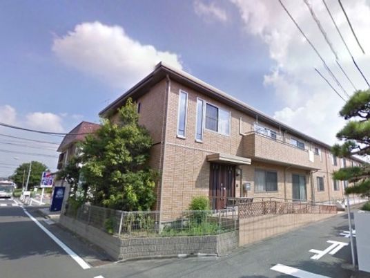 レンガ造りの建物外観