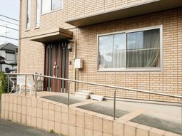 エントランスの外観