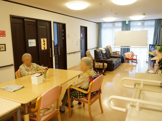 共有スペースでの生活風景