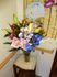 色鮮やかな花と和飾り