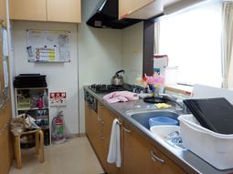 整理整頓された共用キッチン