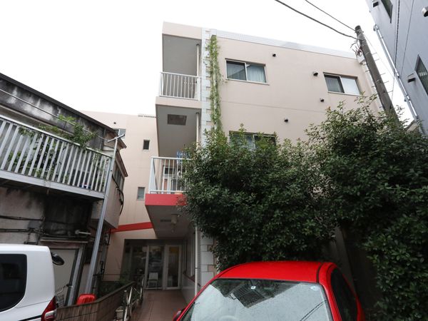 建物前の様子