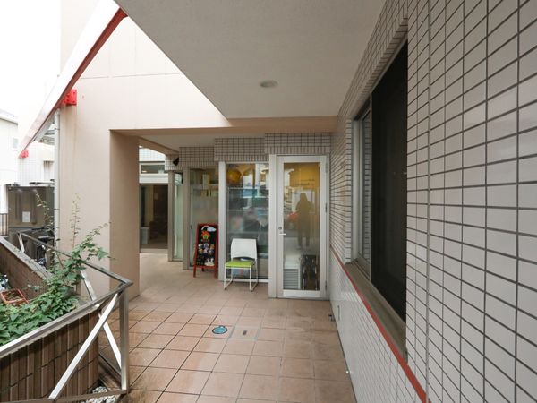 中庭の入口付近