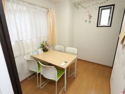 明るい雰囲気の居室