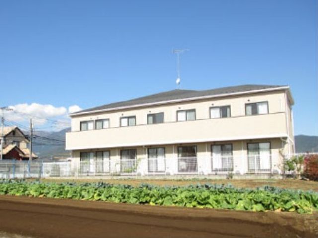 緑豊かな施設外観 外観 緑に囲まれた施設で働き、豊かな自然と共に充実した職場環境をご提供します。