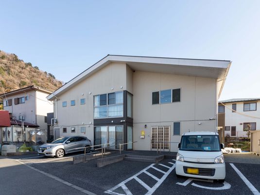 駐車場のある建物