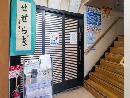 玄関と階段のエリア