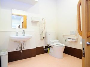 バリアフリーなトイレ空間