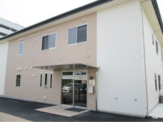 清潔な建物のエントランス