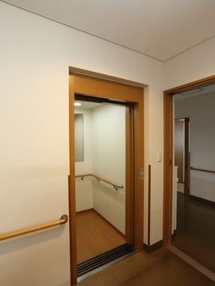 廊下と部屋の入口