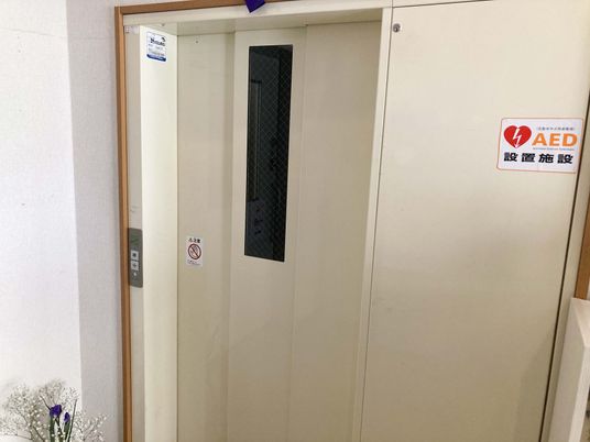 安全に配慮した施設のエレベーター  