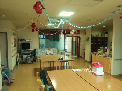 装飾が施された共有スペース