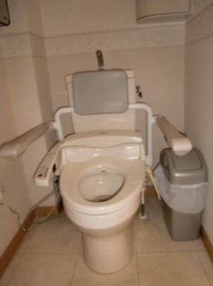 手すり付トイレ設備