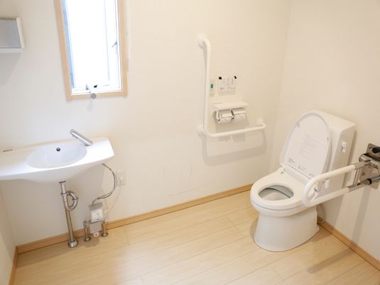 バリアフリーなトイレ空間