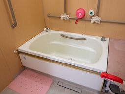 安全な浴槽の設備