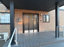 清潔感のあるエントランス