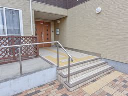 エントランスホールへの階段