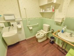 バリアフリーのトイレ設備