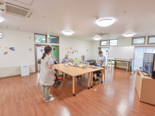 活動する人々の多目的室