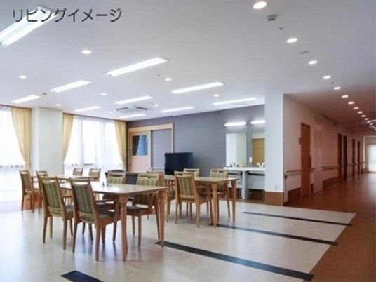 広々とした食堂空間