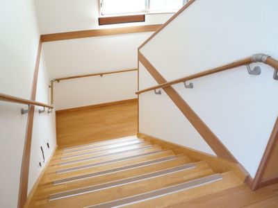 介助しやすい設計の階段
