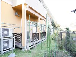 屋外の洗濯物干し場