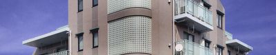 モダンな建物の外観