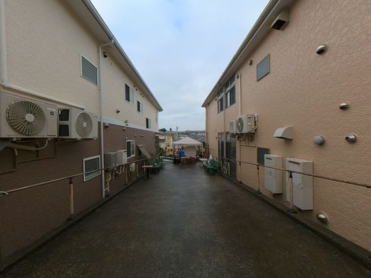 綺麗な施設の廊下