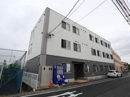 現代的な施設の外観