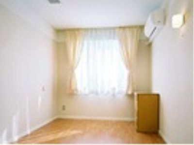 明るい個室の居室