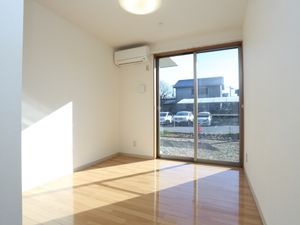 日差し入る明るい居室