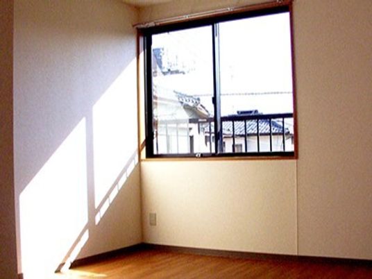 日差しが差し込む居室