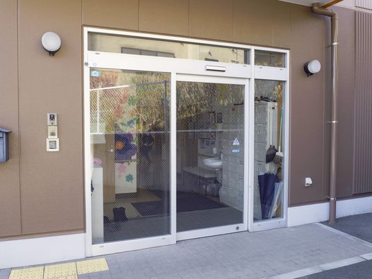 清潔感のあるエントランス
