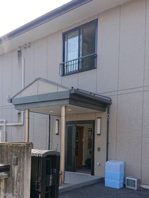 清潔なエントランスの建物