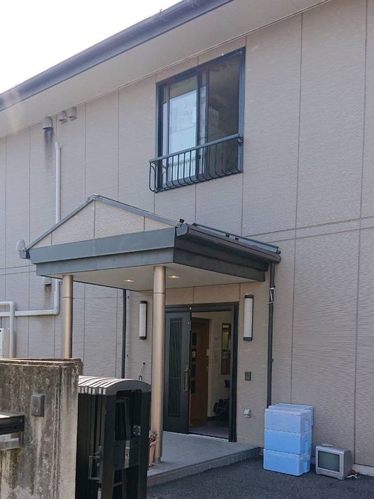 清潔なエントランスの建物