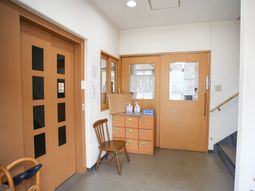 廊下と案内掲示のある場所