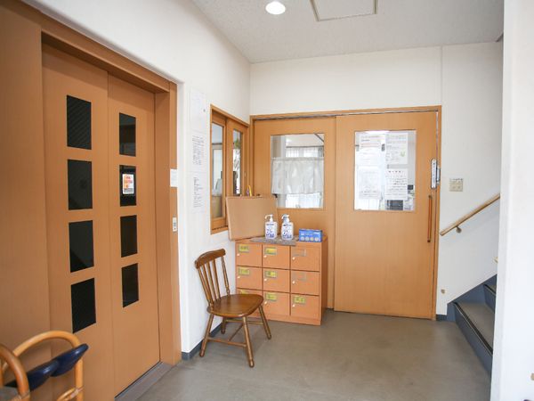 廊下と案内掲示のある場所