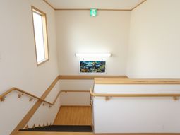 明るく清潔な階段空間