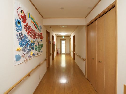 きれいな廊下と掲示物