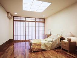 和風の明るい居室空間