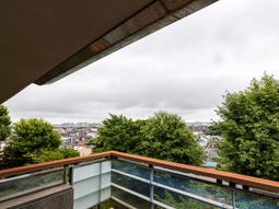 緑豊かな景観のバルコニー